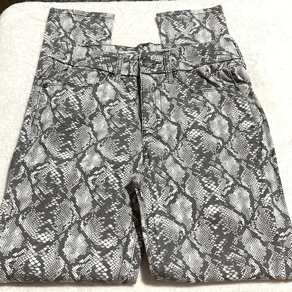 Seven 7 Tummyless High Rise Skinny Snake Skin Print Pants - Picture 6 of 12